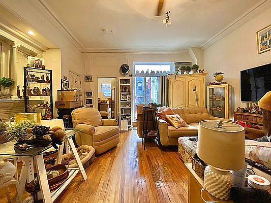 1st image of 256 W 73rd St APT 4
