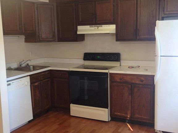 3rd image of 100 Adair St