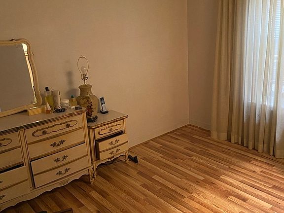 3rd image of 124 N Keeler Ave #2