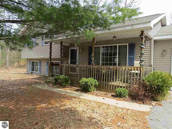 4th image of 1545 Green Oak Dr