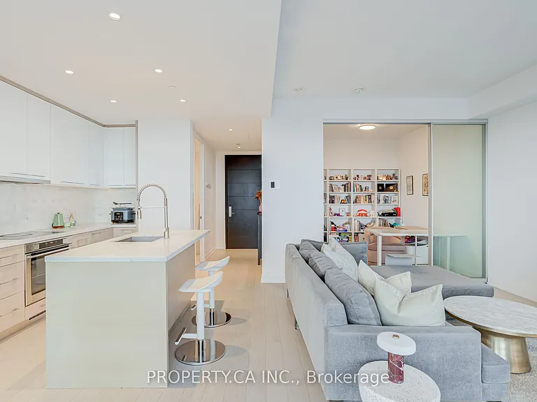 488 University Ave #5308 — Photo 5