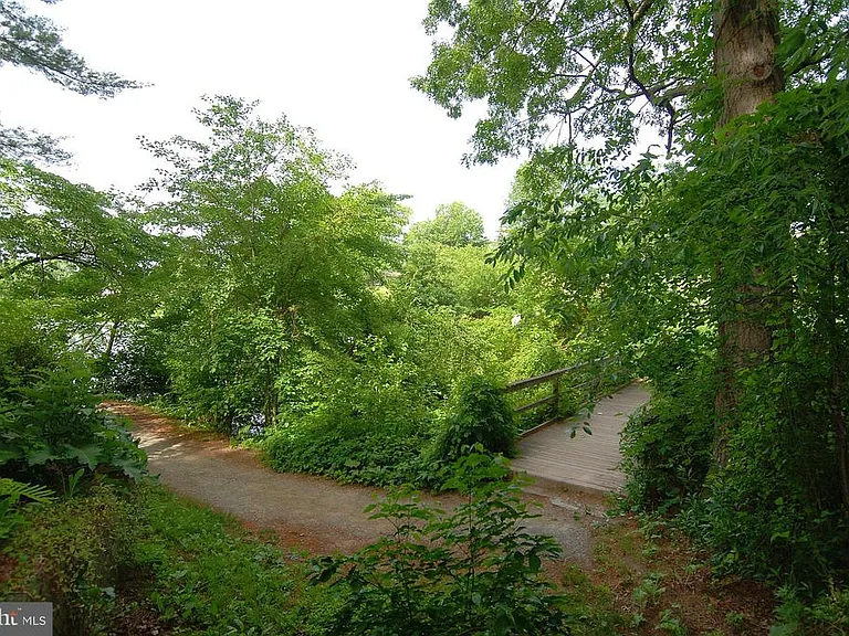 18722 Walkers Choice Rd #4 — Photo 27
