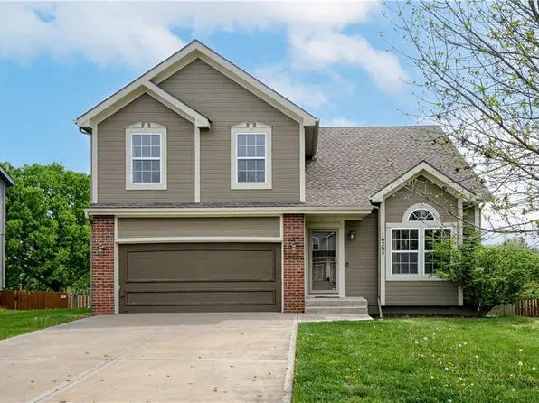 10205 N Lewis Ave, Kansas City, MO 64157