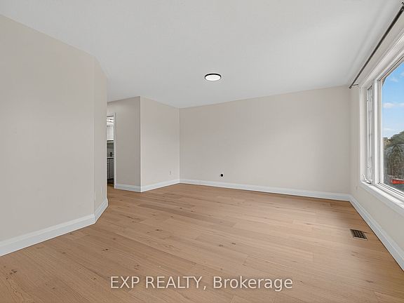 2nd image of 101 Anastasia Cres