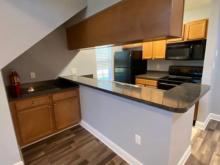 305 Lake Parsons Grn #101 — Photo 3