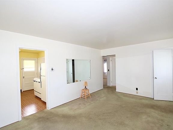 3rd image of 6893 Somerset Dr