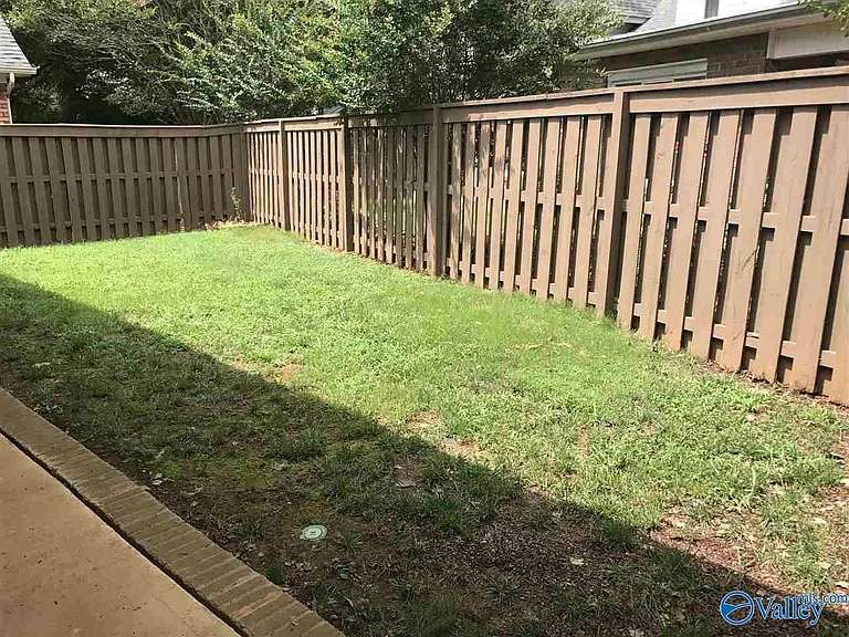 153 Canterbury Dr — Photo 15