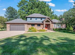 7000 Gardenview Ln, Springfield, IL 62712