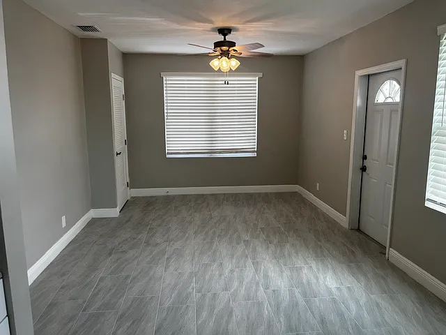 217 SW Avenue D #2 — Photo 3