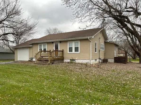 576 W Lincoln St, Hawk Point, MO 63349