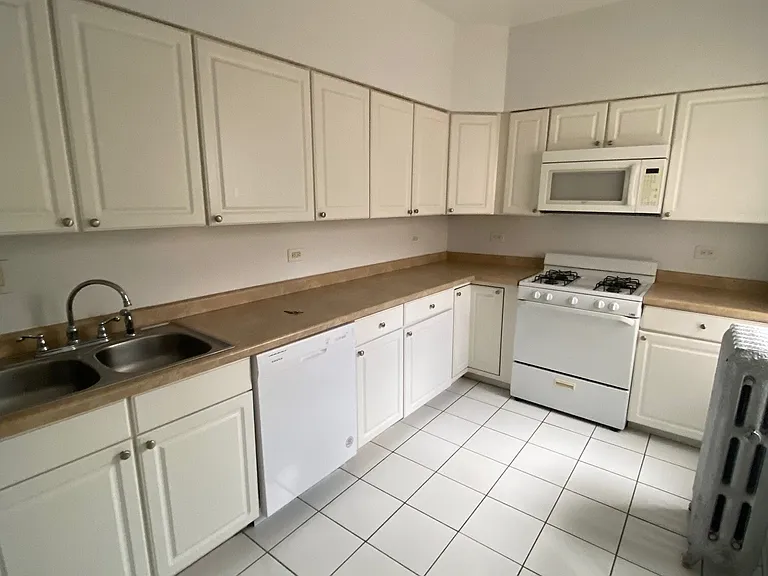 548 Elmwood Ave #2 — Photo 16