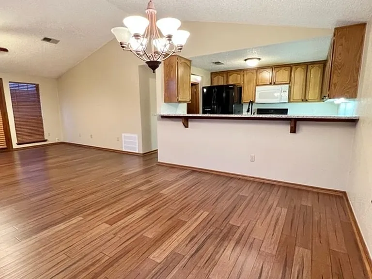 2109 Parkview Dr — Photo 12
