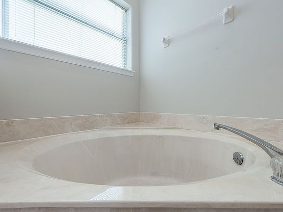 Garden tub