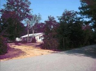 101 Hudgens Lake Rd, Townville, SC 29689