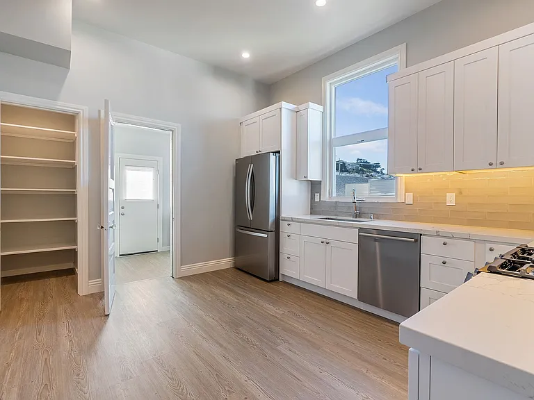8 Whitney St — Photo 13