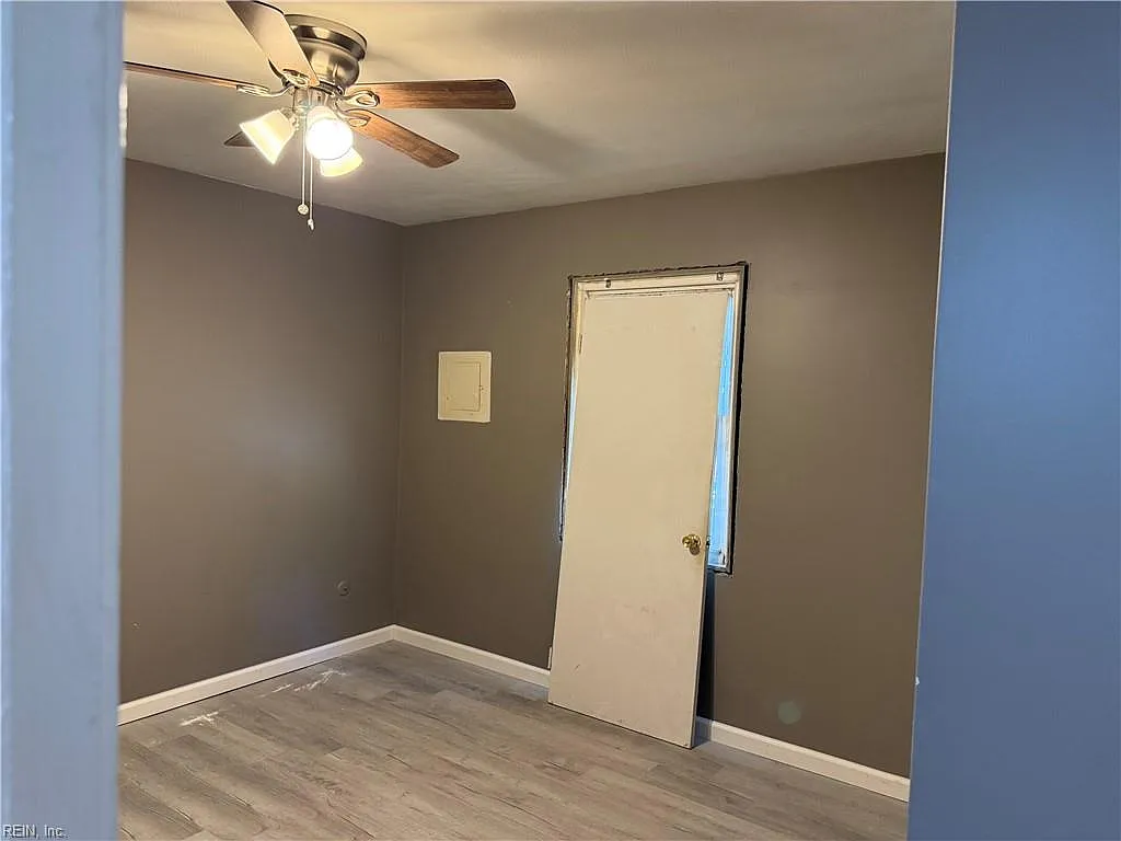 2 bed, 1.0 bath, 750 sqft, $1,300 — Photo 3