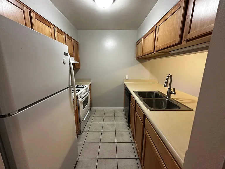 Coventry Court West Apartments — Photo 46