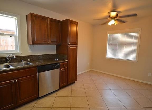 3rd image of 13315 Moreno Way