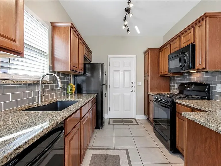 6011 Fairway St #2A — Photo 8