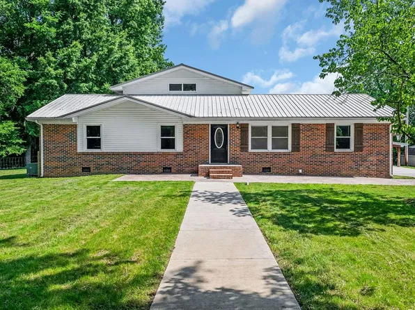 114 Thompson Ln, Cookeville, TN 38506