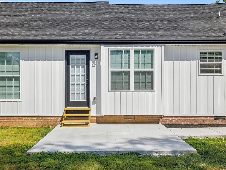 1824 Cottingham Ct — Photo 37