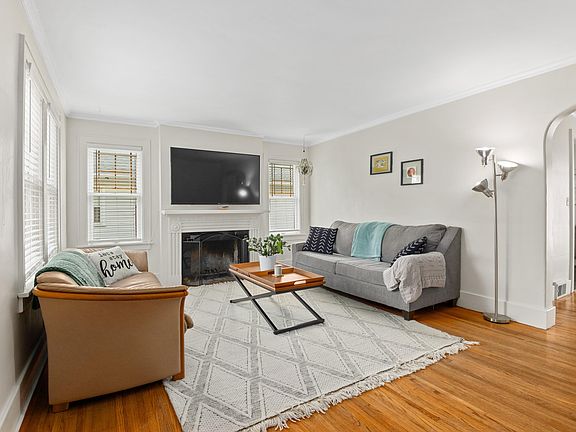 4th image of 1144 Florence Ave