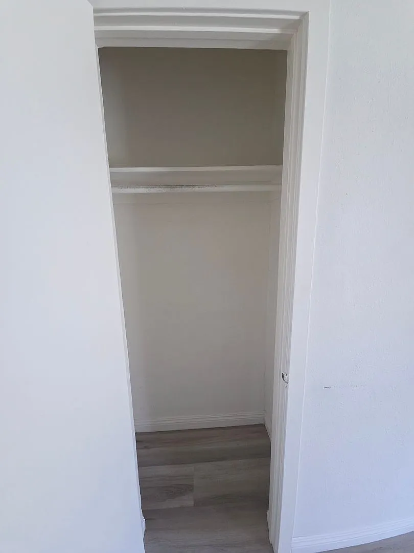 Spacious unit by Americana/Galleria — Photo 3