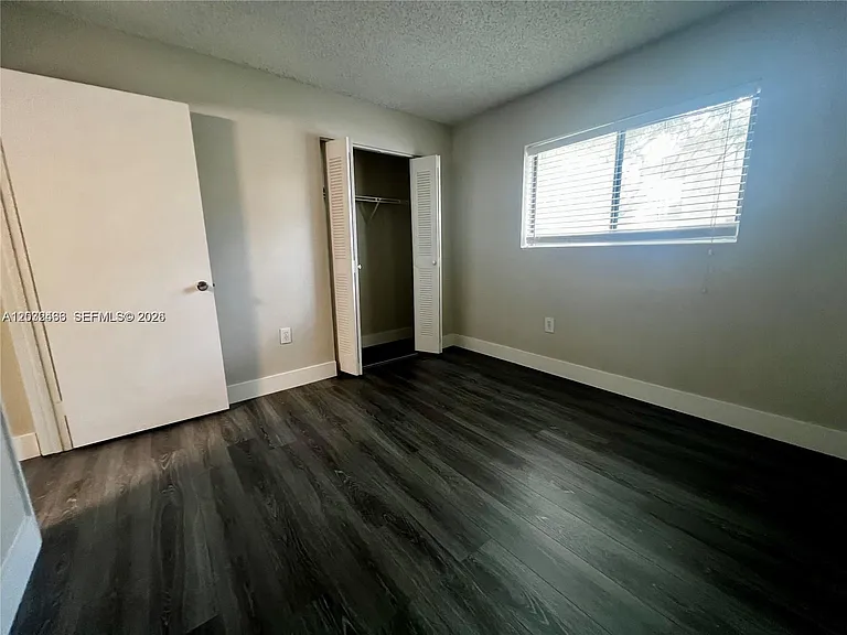 350 Palm Cir W #203 — Photo 9