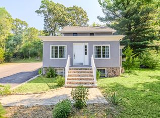 143 Rocky Point Landing Rd, Rocky Point, NY 11778