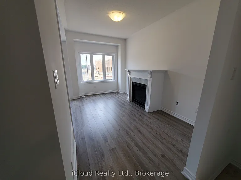 152 Werry Ave — Photo 3
