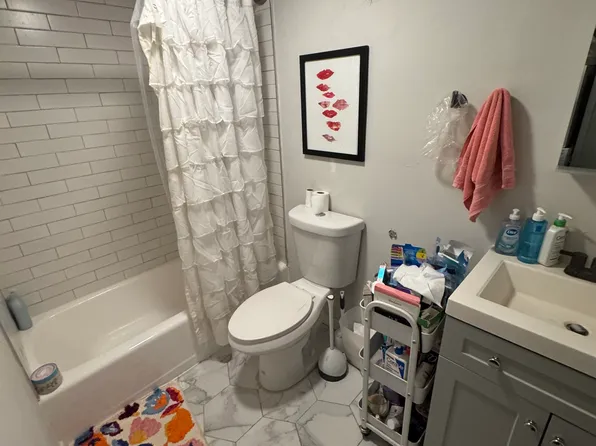 129 Fulton St APT 5, Boston, MA 02109