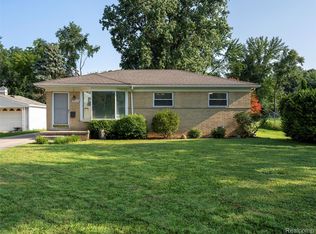 30036 Five Mile Rd, Livonia, MI 48154