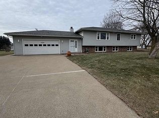 11816 6th St, Milan, IL 61264