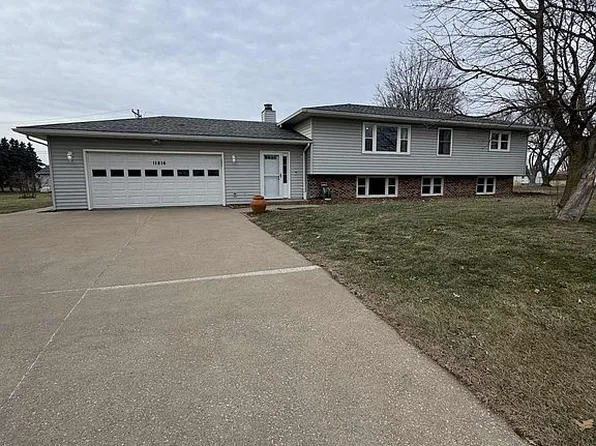 11816 6th St, Milan, IL 61264