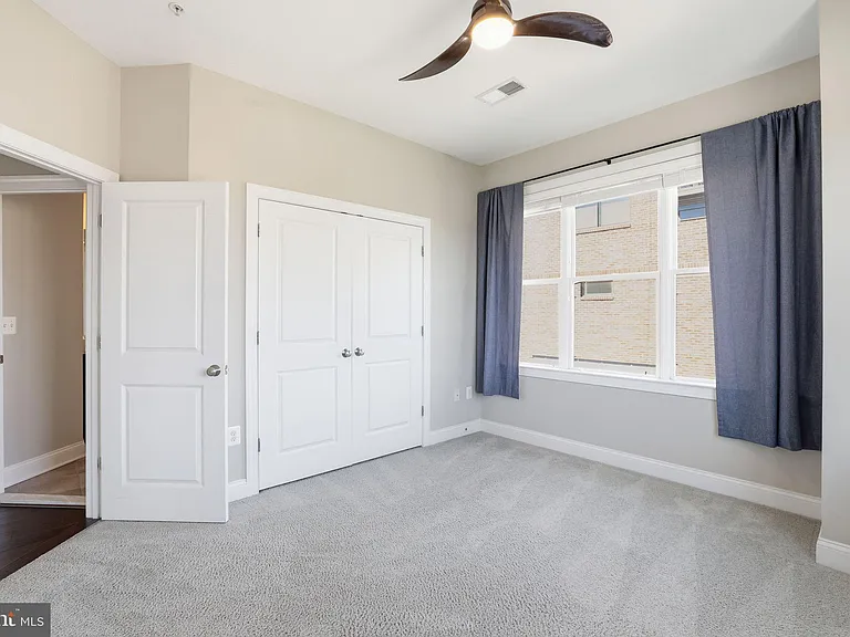1100 S Edgewood St — Photo 35
