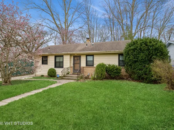 4901 Mohawk Rd, Rockford, IL 61107