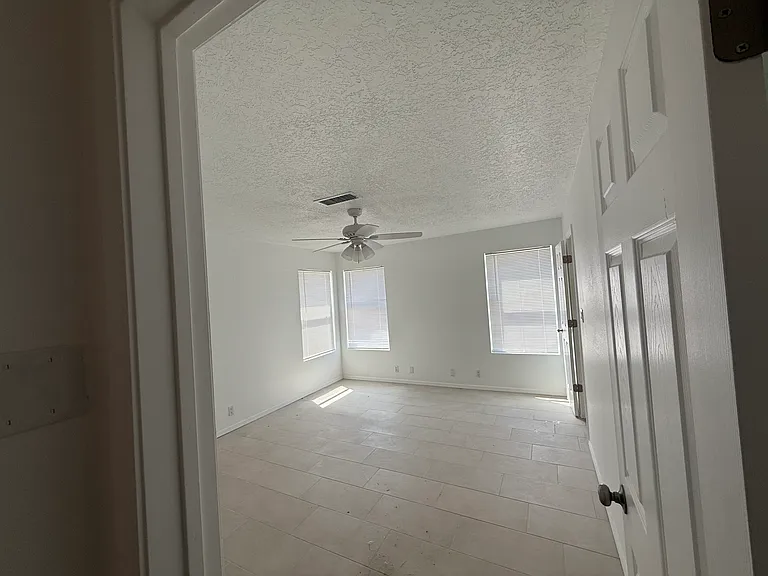 7704 Kane Ct NW — Photo 10