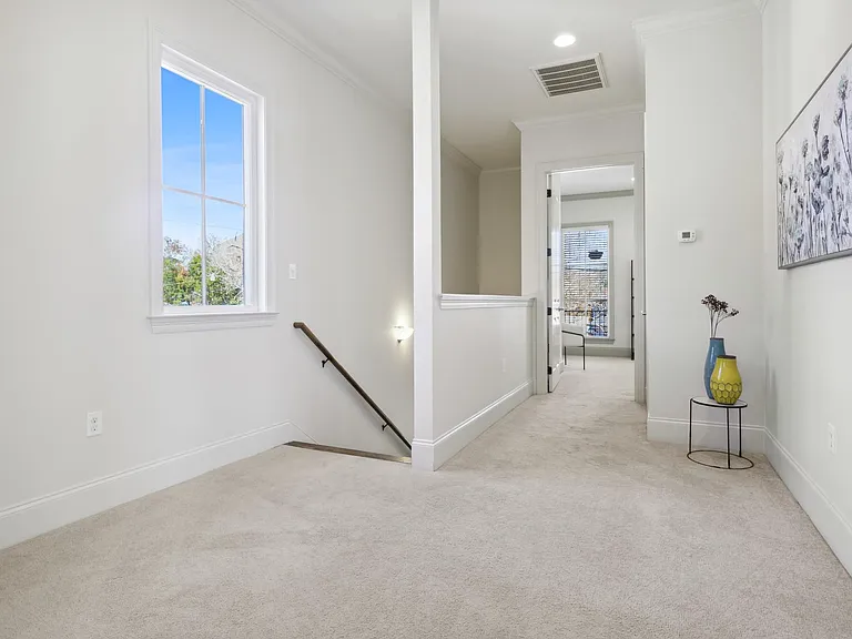 1656 Belmont Ave — Photo 23