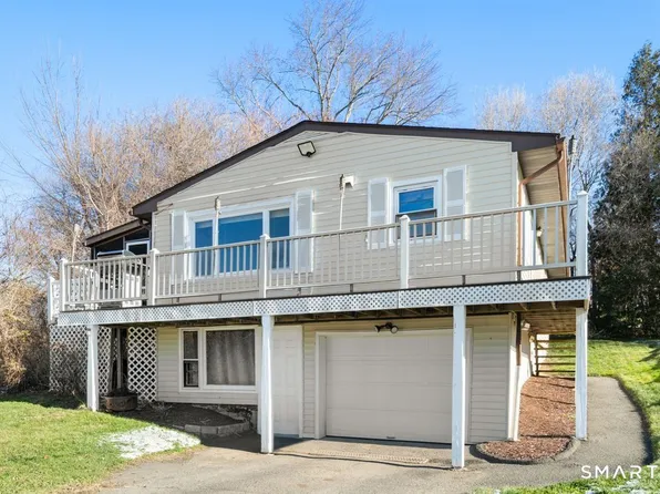 24 Lloyd Avenue, New Fairfield, CT 06812