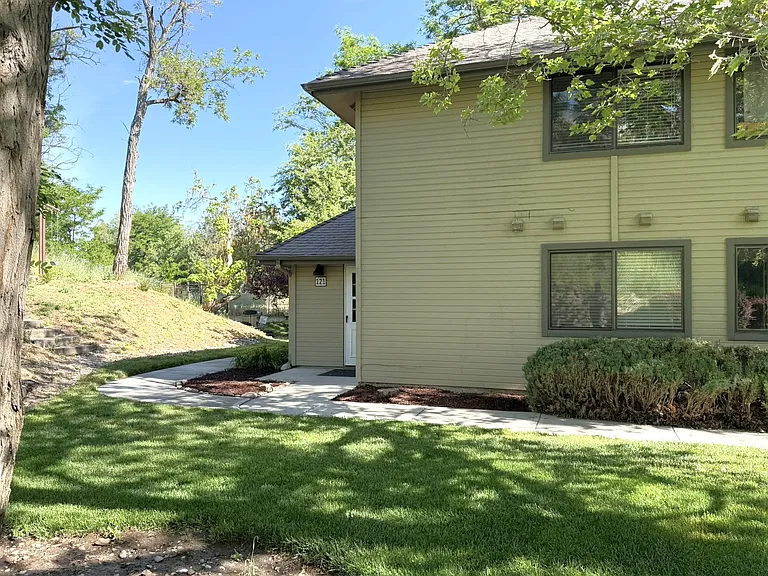 3585 S Gekeler Ln #121 — Photo 3