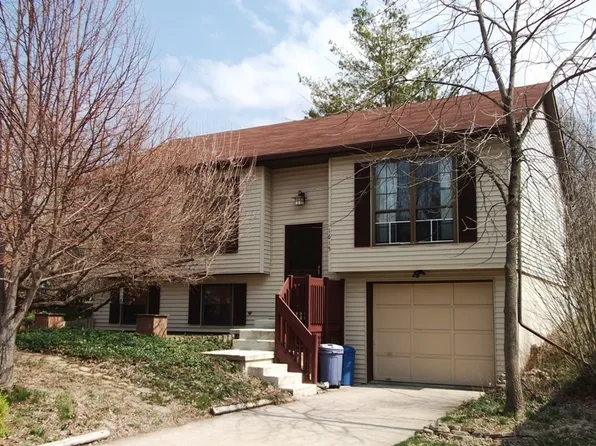 1615 S Buffstone Ct, Bloomington, IN 47401