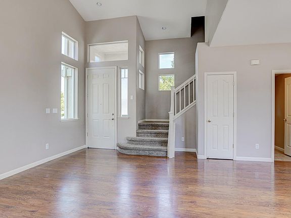 5th image of 733 Pismo Ct
