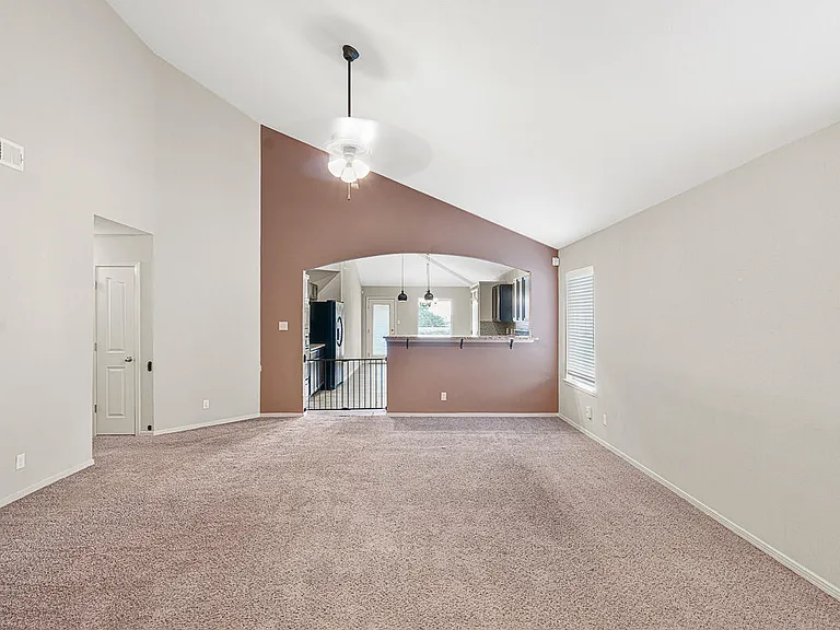 11100 Bullseye St — Photo 3