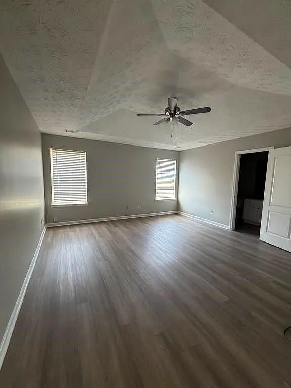 3 bed, 2.5 bath, 1536 sqft, $1,995 — Photo 4