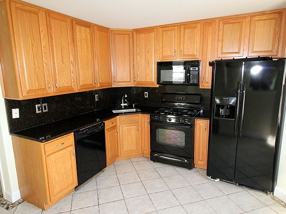 Kitchen with Granite