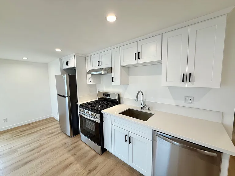 1021 Venice Blvd #&-1454 — Photo 11