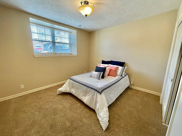 3007 Jackson St — Photo 13
