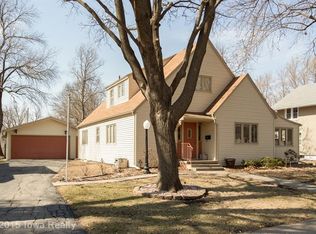 903 N C St, Indianola, IA 50125