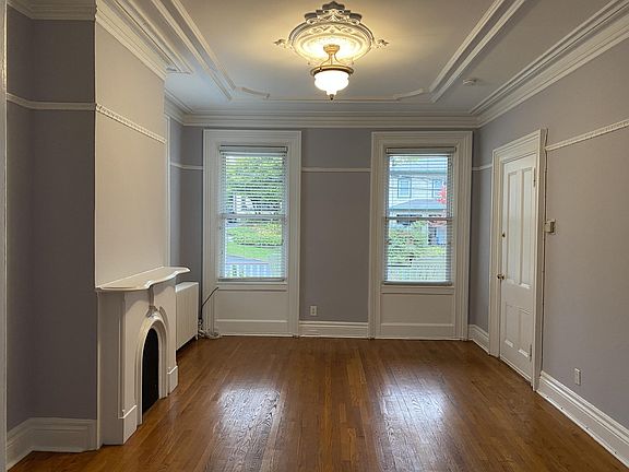 2nd image of 15 Hudson Ter APT 1