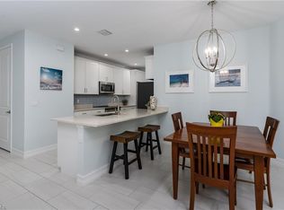 7336 Rockefeller Dr, Naples, FL 34119